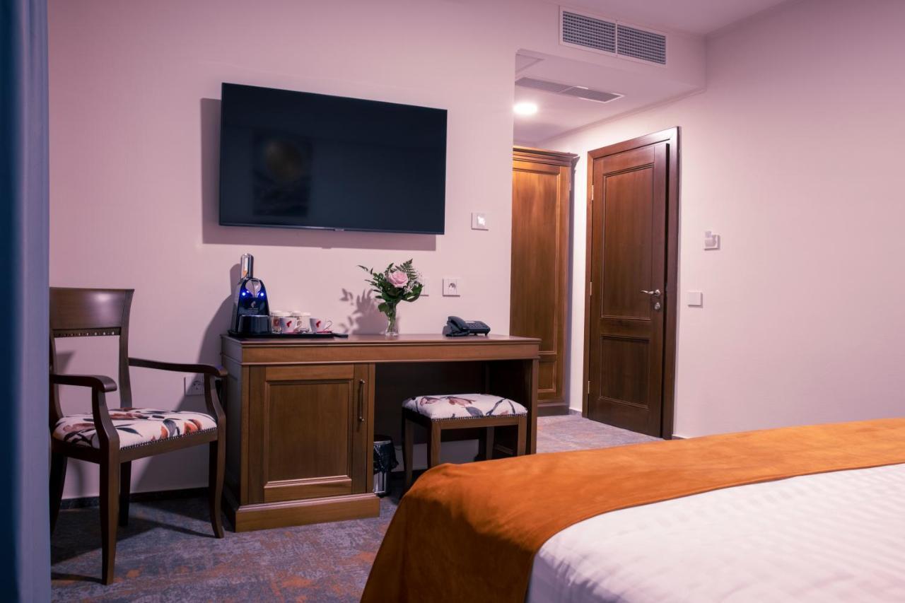 Hotel Aura Unirii 阿尔巴·尤利亚· 外观 照片
