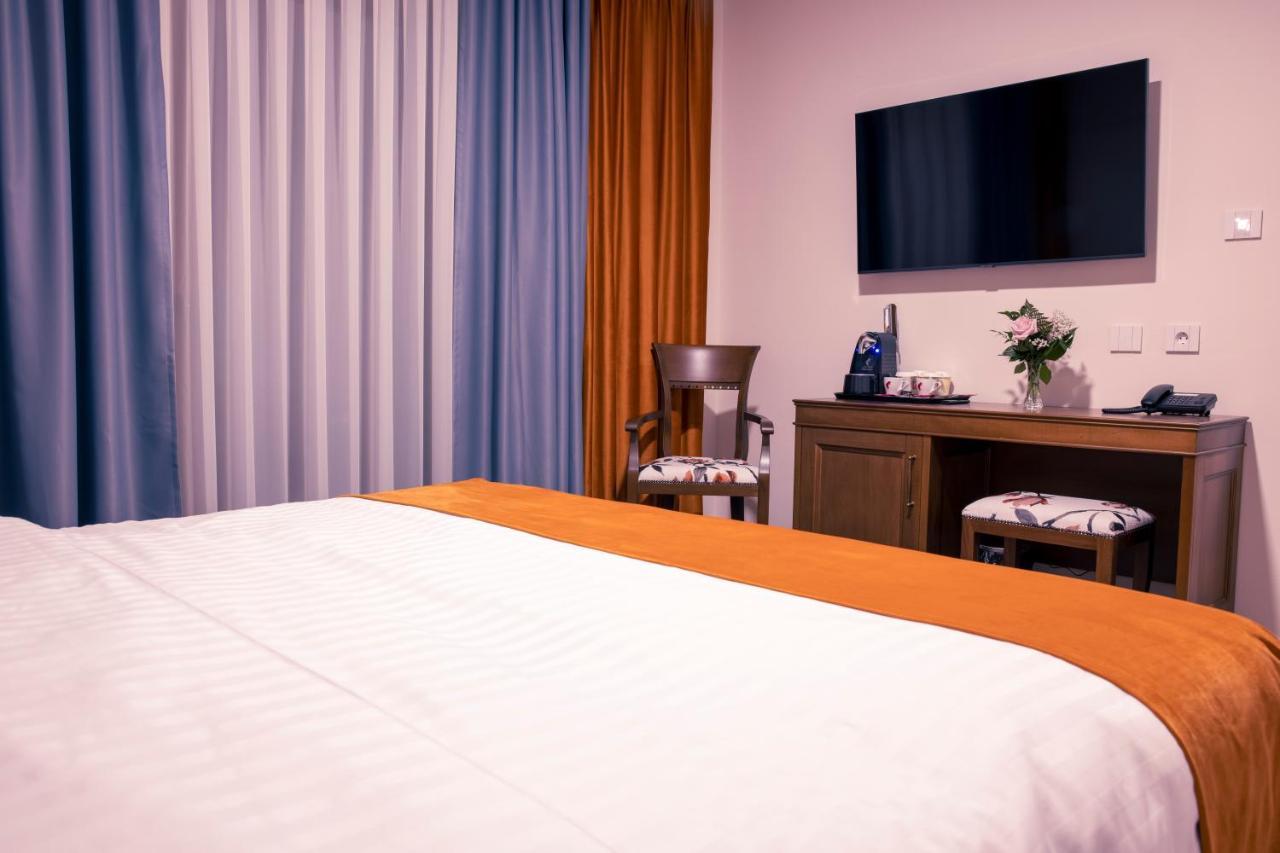 Hotel Aura Unirii 阿尔巴·尤利亚· 外观 照片